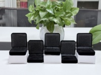 Boîte de rangement de luxe en velours pour badges, pièces de monnaie, médailles et souvenirs - Vente en gros