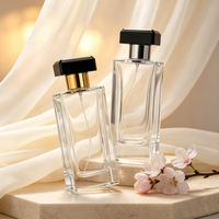 Flacons de parfum en verre transparent rectangulaires de luxe de haute qualité 100 ml 80 ml avec couvercle pour emballage de parfum, boîte cadeau