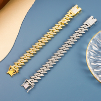 Vente en gros de bracelets cubains d'épine de Miami en alliage de zinc glacé au design tendance Chaîne à maillons plaquée argent et or pour cadeau Type de charme