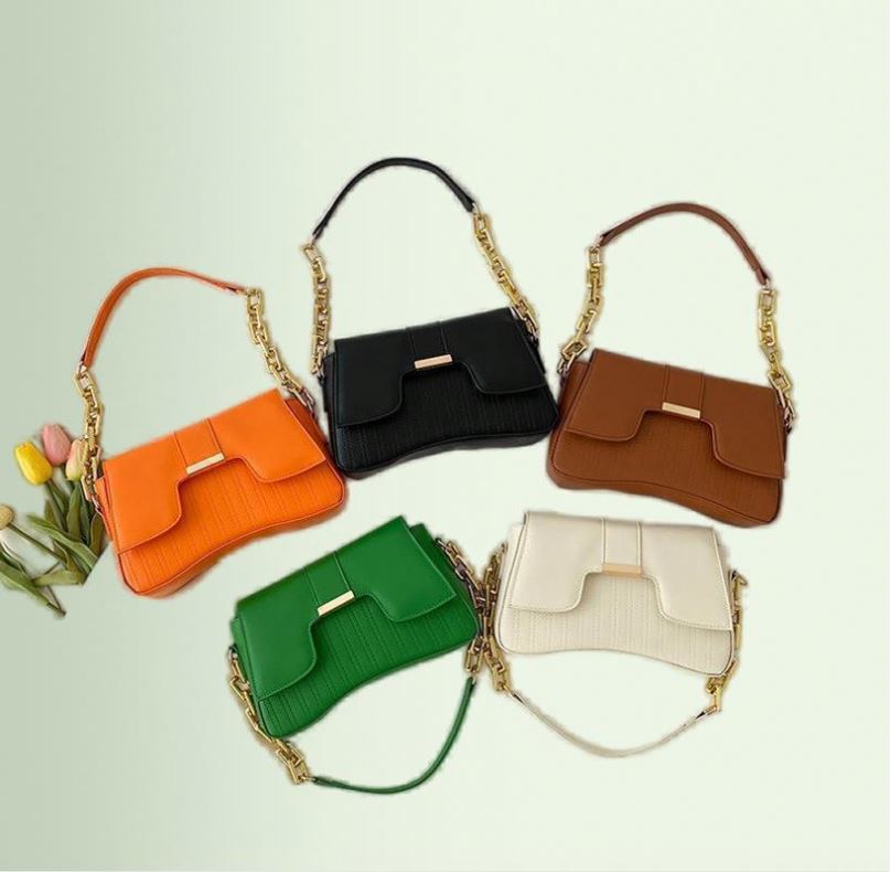 Cartera tipo clutch oriflame hotsell