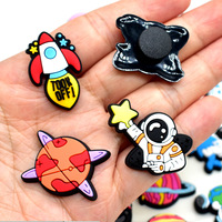 Nouvelles breloques pour chaussures de la série Space, accessoires décoratifs souples en PVC à faire soi-même, décorations pour chaussures et coques de téléphone pour sabots
