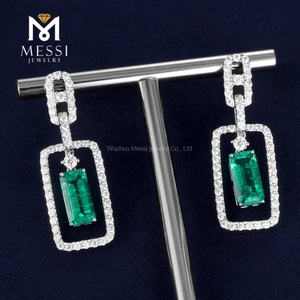 Pendientes de Diseño Geométrico con Moissanita Elegante de Messi Jewelry para Mujer, Oro de 14k y 18k, Pendientes de Gota con Esmeralda - Product Image 4
