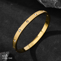 Bracelet en acier inoxydable à quatre feuilles de fleurs, plaqué or 18 carats PVD, respectueux de l'environnement, étanche, avec diamants, pour femme