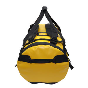 حقيبة سفر بلاستيكية كبيرة السعة 500D بشعار مخصص من قماش الكلوريد متعدد الفينيل مناسبة للرياضة والجيم والرياضة والسباحة اليومية والسفر - Product Image 4