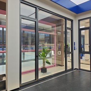 หน้าต่างบานเปิดอะลูมิเนียม Deioux กระจกนิรภัย สำหรับบ้านวิลล่า - Product Image 1
