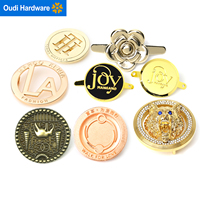 Pin Label Logam Geometris Logo Merek Baja Anti Karat JJ yang Dapat Disesuaikan, Model Paduan Seng untuk Souvenir Perhiasan Liontin