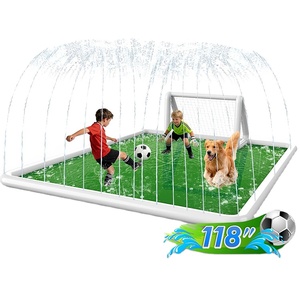 Alberca de Agua con Aspersores Temática de Fútbol de 118 Pulgadas con Porterías para Niños, Juegos Acuáticos de Verano para el Patio Trasero - Product Image 1