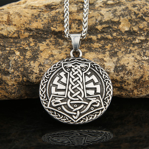 Yunnique – collier avec pendentif marteau de Thor, style nordique Viking, en acier inoxydable, design bouclier pour hommes, bijoux tendance rétro, cadeau, chaîne de 60cm - Product Image 1