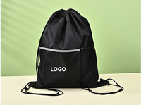 Sac à dos personnalisé en polyester avec logo, patchwork et cordon de serrage, avec poche en filet pour le basketball, la corde à sauter, les étudiants, la gym et les sports