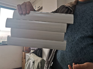 Máquina formadora de rollo de puerta de persiana de espuma PU de alta velocidad de 0-30 m/min, máquina formadora de tiras de puerta plegable rodante de espuma PU de aluminio - Product Image 4