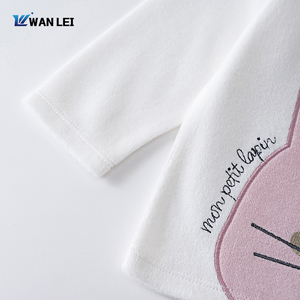 Set in Velluto Morbido e Confortevole di Alta Qualità per Bambine - Top a Maniche Lunghe + Pantaloni per <span class=keywords><strong>Età</strong></span> 3 e Inferiore con Stampa Animale Coniglio - Product Image 3