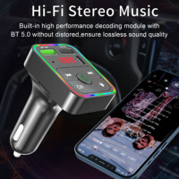 Transmetteur FM Bluetooth 5.0 Coloré pour Voiture avec Chargeur Rapide USB Double Type-C 3.1A, Lumière Ambiante et Fonction Mains Libres pour Allume-Cigare
