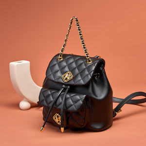 Mini <span class=keywords><strong>sac</strong></span> à <span class=keywords><strong>dos</strong></span> matelassé en cuir véritable pour femmes <span class=keywords><strong>Chic</strong></span> Black Small Crossbody Shoulder Bag Purse for Daily Use Dating Shopping - Product Image 4