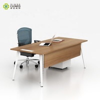 Petit bureau de direction contemporain en métal avec fonction extensible pour une utilisation moderne à la maison ou au bureau