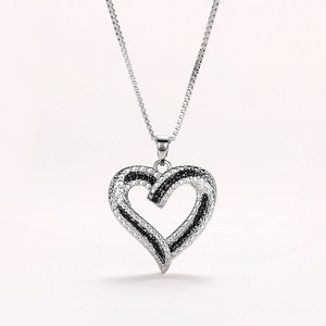 Collar con Colgante de Corazón Irregular para Mujer, Joyería de Moda con Corazón Curvo de Dos Tonos - Product Image 6