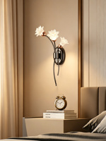 Lampe LED à 3 têtes en acier inoxydable avec motif floral doré, en acrylique, à intensité variable pour la décoration artistique de la maison et des villas