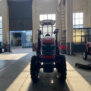 Made in China four-wheel drive small agricultural tractor with sunshade canopy, excellent quality and low price - Product Image 4