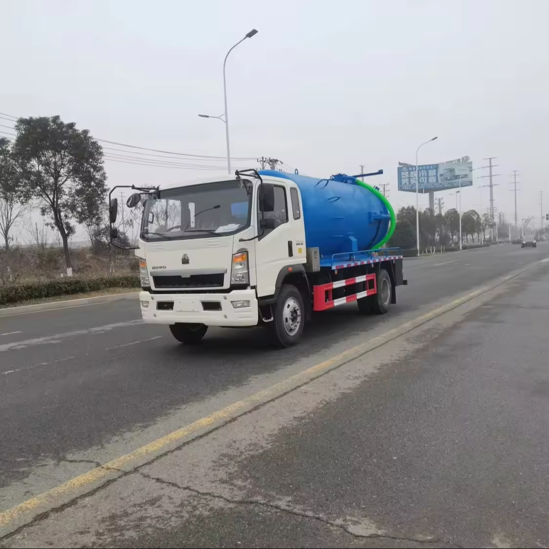 Грузовик SINOTRUCK 42, 116hp, дизель, 3-5 тонн, Заводская низкая цена, Эффективная очистка бассейна для промышленных зон