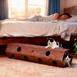 Cueva para Gatos Moderna y Sostenible, Absorbente de Sonido, de Fieltro, Plegable, Cerrada, con Diseño Impreso y Túnel de Juego Interior Acogedor - Product Image 1