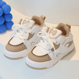 Petites <span class=keywords><strong>chaussures</strong></span> blanches pour enfants <span class=keywords><strong>Chaussures</strong></span> de sport pour filles Antidérapantes légères <span class=keywords><strong>Chaussures</strong></span> décontractées à semelle souple pour bébés garçons - Product Image 1