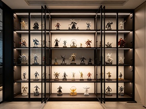 Vitrine haut <span class=keywords><strong>de</strong></span> gamme personnalisable avec verre trempé, cadre en aluminium et éclairage LED intégré, idéale pour les modèles, les jouets - Product Image 1