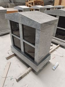 SH STONE Pierre Naturelle Personnalisé Granit Gris Columbarium Chapelle Funéraire 4 Niches Solutions De Crémation Urne Avec Vase - Product Image 6