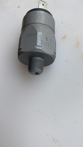 Interrupteur de pression compatible Liugong 13C0073 pour pelle et chargeuse sur pneus - Product Image 6