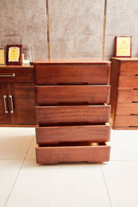 Cómoda Moderna de 5 Cajones, Mueble de Dormitorio Nórdico de Madera de Nogal, Gabinete de Almacenamiento Lateral para Decoración de Interiores, Gabinetes de Sala de Estar - Product Image 2