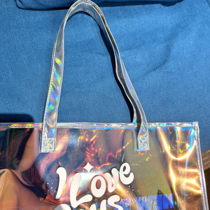 Bolso de mano holográfico iridiscente impermeable transparente con impresión de logotipo personalizado de PVC con asa - Product Image 5