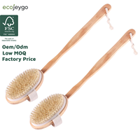 Brosse de bain en bois détachable OEM avec poils de sanglier naturels et sangle de maintien pour exfolier la peau sèche