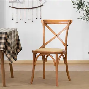 Vente en gros 2022 de chaises empilables croisées en hêtre et chêne chaises X à dossier croisé en bois pour mariage et vigne