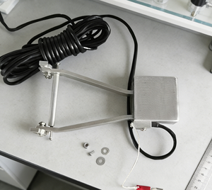 Hochwertiger ASTM-Dehnungsmesser für Zugfestigkeitsprüfungen |   Präzisionsmesswerkzeug - Product Image 1