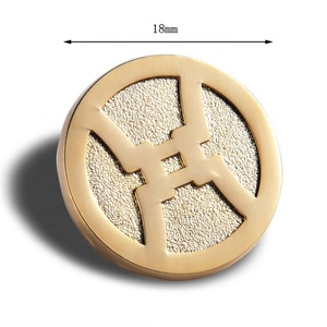 Badge publicitaire rond en métal doré de luxe pour voiture, idéal pour les cadeaux - Product Image 6