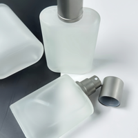 Logo personnalisé au prix de gros bouteille de parfum vide en verre carré dépoli de qualité supérieure 30ml 50ml 100ml vaporisateur de luxe avec boîte