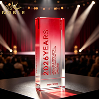Nouveau Prix de Récompense en Cristal Rouge Dégradé de Haute Qualité avec Logo et Texte Personnalisés pour la Reconnaissance des Performances du Personnel