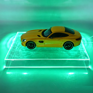 Base de exhibición acrílica de alta calidad con iluminación LED RGB para modelos de coches a escala. - Product Image 2
