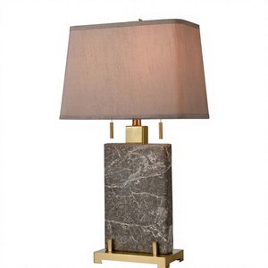Lámpara de Mesa Cuadrada Gris con Pantalla de Lino para el Mercado de EE. UU., Reino Unido y Medio Oriente - Product Image 1