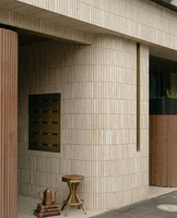 Mosaïque rainurée en marbre travertin beige PAIA STONE, forme arquée, pour murs intérieurs/extérieurs d'hôtels et piscines, design artistique, finition polie