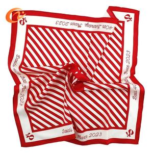 Sciarpa quadrata da donna di marca di lusso con protezione solare estiva da spiaggia, scialle da Hijab con motivo geometrico tropicale - Product Image 1