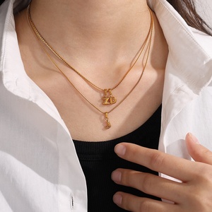 Kişiye Özel Baş Harfli 18 Ayar Altın Kaplama Paslanmaz Çelik Charm İsimli Kolye Toptan Satış - Product Image 5