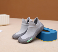 Chaussures de sport décontractées à semelle souple pour hommes et femmes, idéales pour l'intérieur, le squat, la course sur la plage et le saut