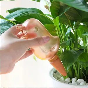 透明な自動植木鉢ガーデニングツール鳥の形の怠惰な散水ケトルのための自己散水