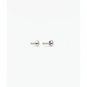 Boucles d'oreilles clous mini baguette diamant - Product Image 1