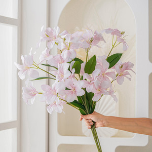 Bouquet de fleurs artificielles en soie orchidée flamme de Runye, fait main, pour décoration intérieure et accessoire de mariage - Product Image 4