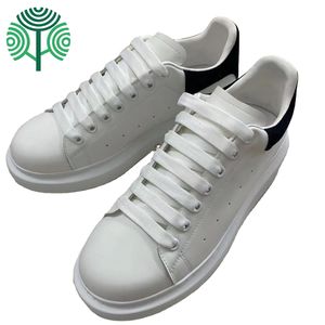 Chaussures décontractées de luxe blanches unisexes pour couple, grandes tailles, en cuir de vachette, semelle épaisse, personnalisables avec logo - Product Image 1