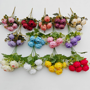 Fleurs Artificielles de Pivoines en Soie Très Demandées pour Décoration Intérieure, Bouquets de 5 Têtes - Product Image 1