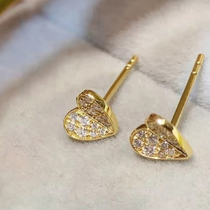 Orecchini a perno a forma di cuore, gioielli da donna minimalisti ed eleganti, per uso quotidiano, outfit da ufficio, idea regalo - Product Image 6