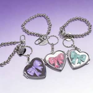 Accesorios Elegantes para <span class=keywords><strong>Bolsos</strong></span> - Mini Llavero con Espejo en Forma de Corazón y Lazo Plateado - Colgante de Espejo de Maquillaje Único Estilo Ins para <span class=keywords><strong>Mujer</strong></span> - Product Image 5