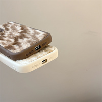 Coque Vintage créative pour iPhone 16 Coque moelleuse fourrure chaude motif léopard couverture de téléphone en peluche accessoires de téléphone en gros