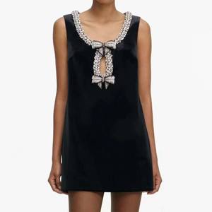 Abito <span class=keywords><strong>Midi</strong></span> in <span class=keywords><strong>Velluto</strong></span> Sexy ed Elegante - <span class=keywords><strong>Vestito</strong></span> da Cocktail e da Sera alla Moda con Fiocco e Cristalli, Abito Corto da Sera di Lusso per Feste - Product Image 3